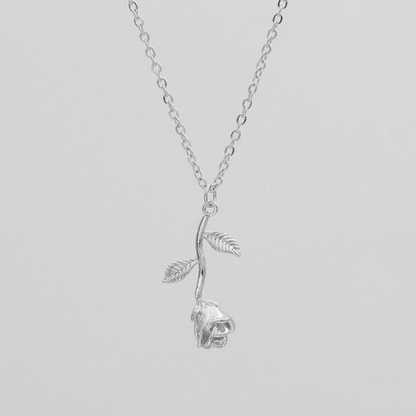 Elegant Floral Pendant Necklace